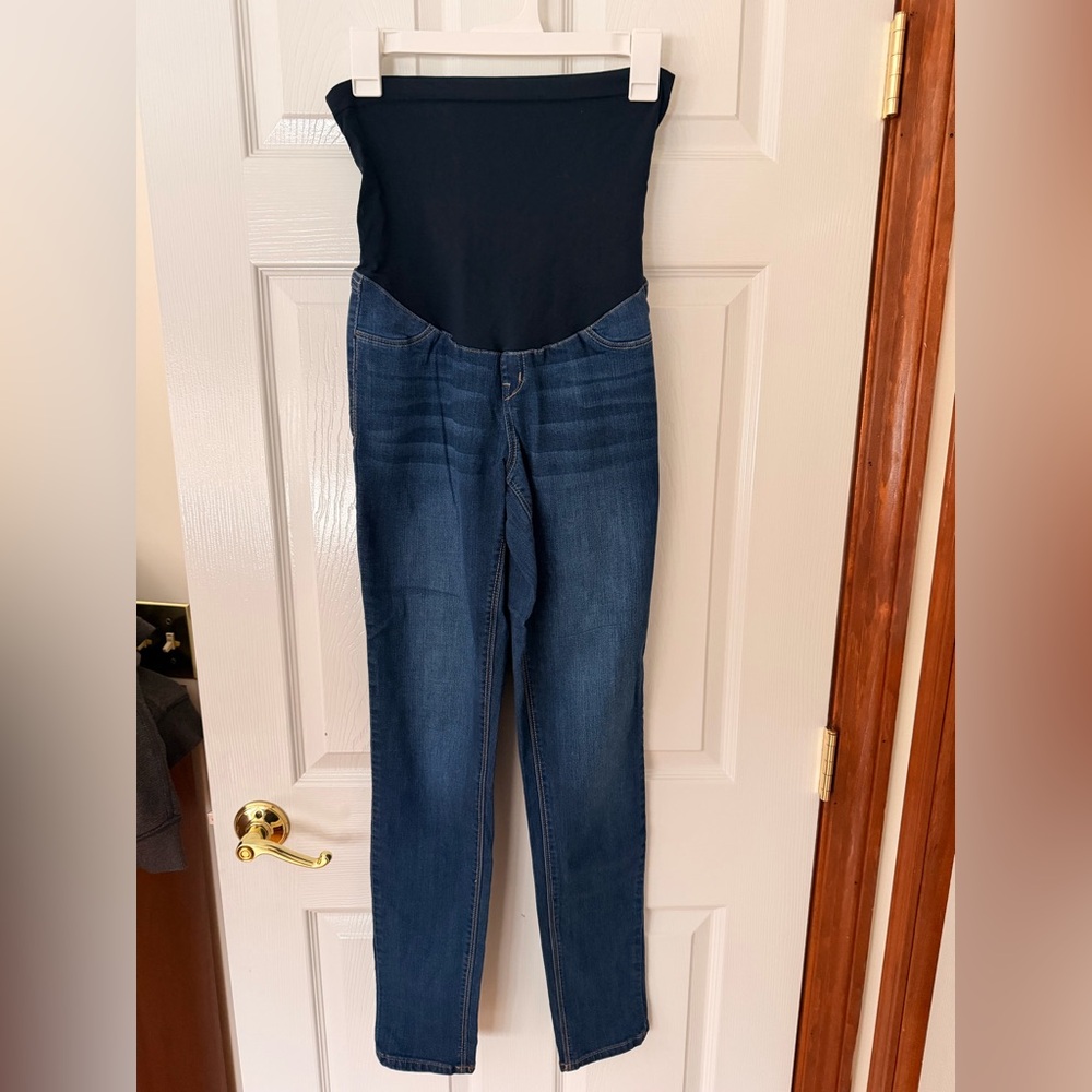Maternity 1822 stretchy distressed jeans size 8/29
